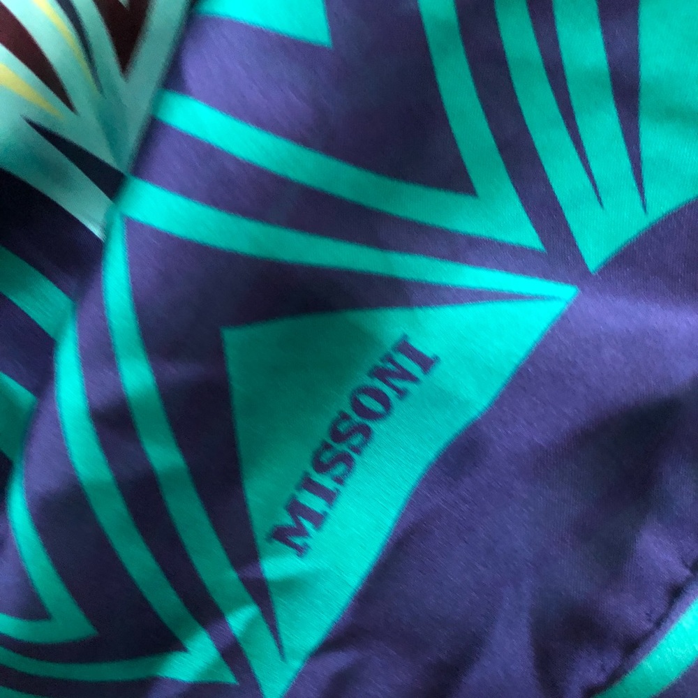 Authentic Missoni scarf - Picture 2 of 4